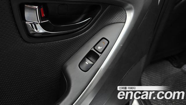 Hyundai AVANTE 2013 — photo 25