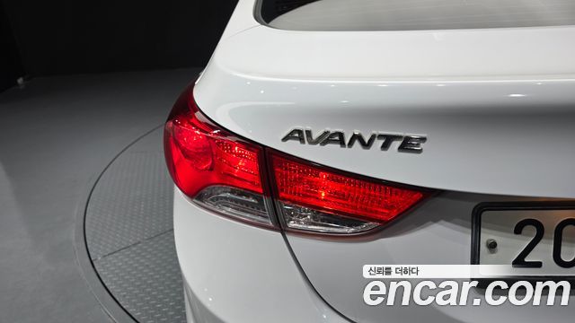 Hyundai AVANTE 2013 — photo 9