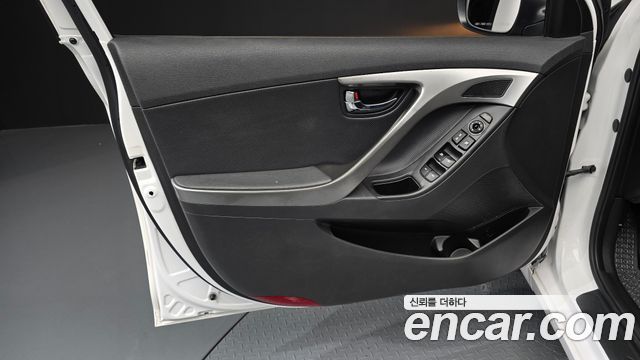 Hyundai AVANTE 2013 — photo 14