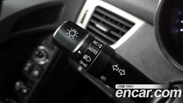 Hyundai AVANTE 2013 — photo 27