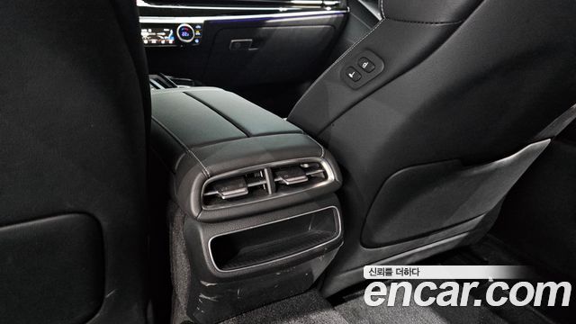 Genesis G80 2022 — photo 33