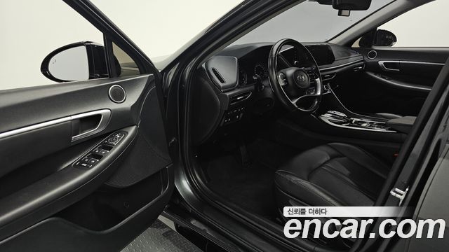Hyundai Sonata 2022 — photo 17