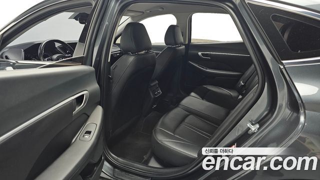 Hyundai Sonata 2022 — photo 18