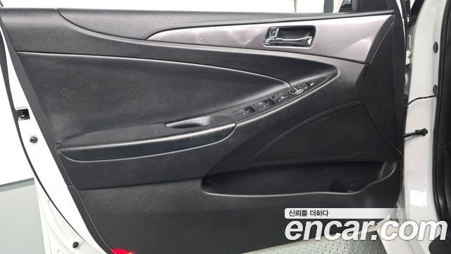 Hyundai Sonata 2012 — photo 14