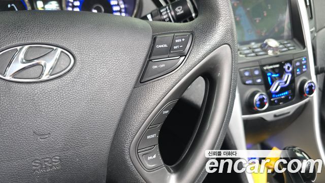 Hyundai Sonata 2012 — photo 27