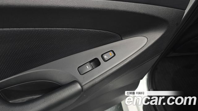 Hyundai Sonata 2012 — photo 31