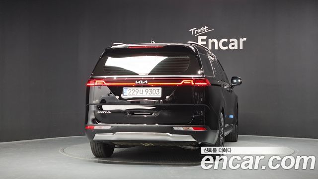 Kia Canival 2023 — photo 4
