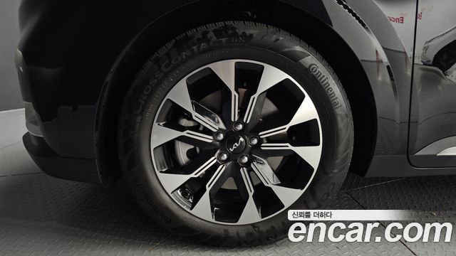 Kia Canival 2023 — photo 5
