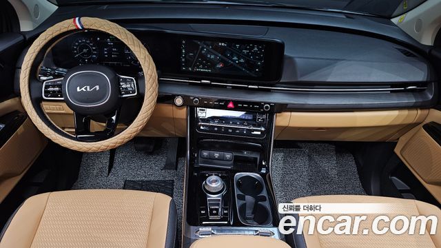 Kia Canival 2023 — photo 7