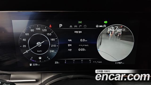 Kia Canival 2023 — photo 8