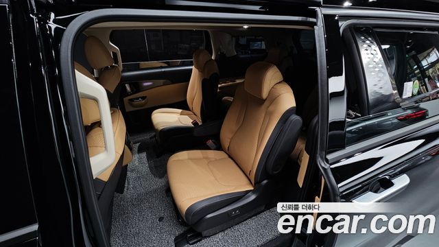 Kia Canival 2023 — photo 12