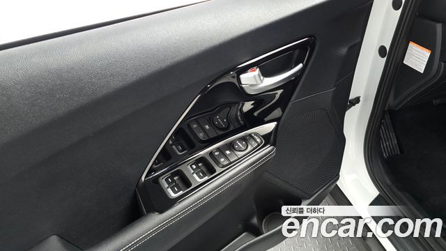 Kia Niro 2022 — photo 17