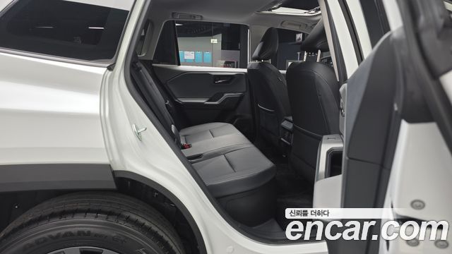 Toyota RAV4 2026 — photo 11