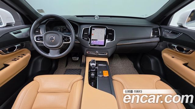 Volvo XC90 2023 — photo 10