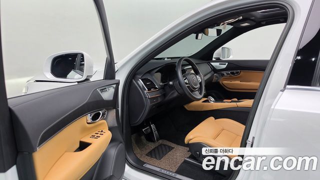 Volvo XC90 2023 — photo 13
