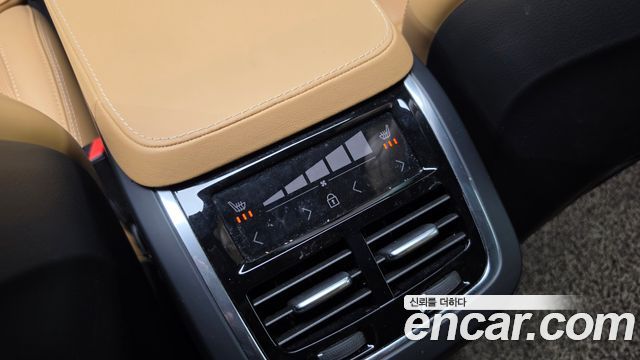 Volvo XC90 2023 — photo 19