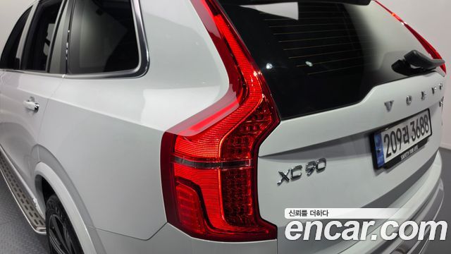 Volvo XC90 2023 — photo 9