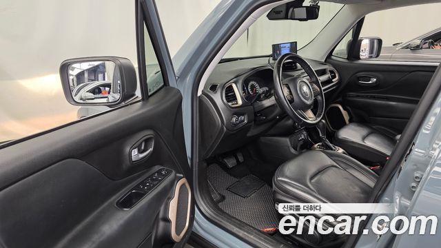 Jeep Renegade 2017 — photo 10