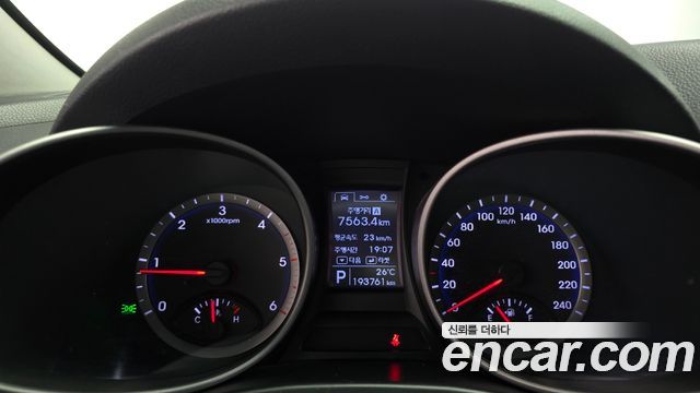 Hyundai Santafe 2015 — photo 8