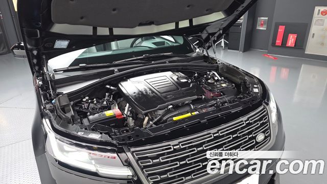 Land Rover Range Rover Velar 2026 — photo 6