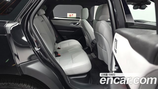 Land Rover Range Rover Velar 2026 — photo 12