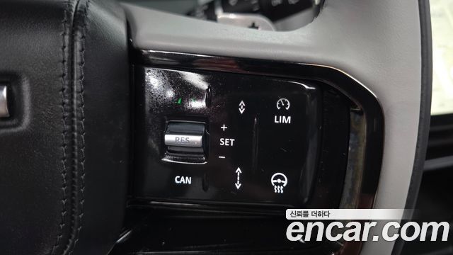 Land Rover Range Rover Velar 2026 — photo 18