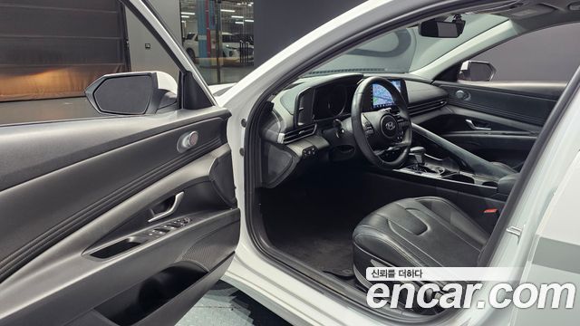 Hyundai AVANTE 2023 — photo 13