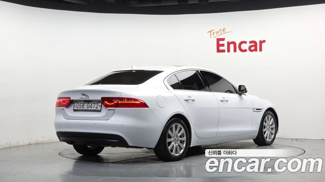 Jaguar XE 2016 — photo 2