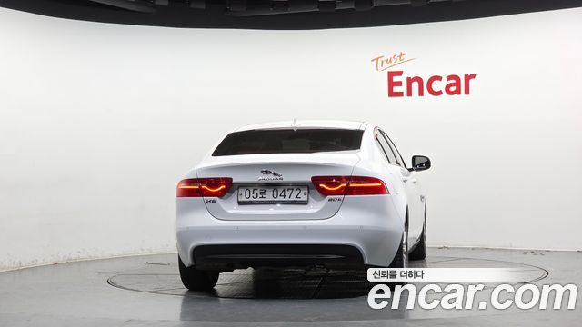Jaguar XE 2016 — photo 4