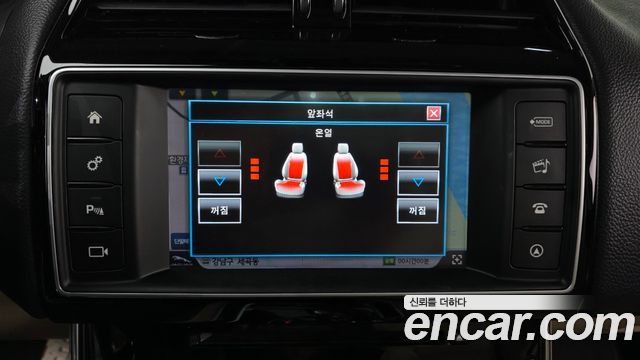 Jaguar XE 2016 — photo 16