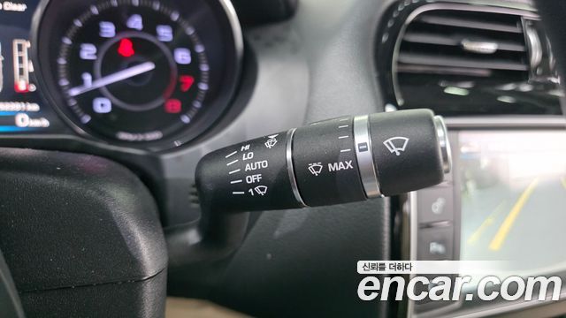 Jaguar XE 2016 — photo 18
