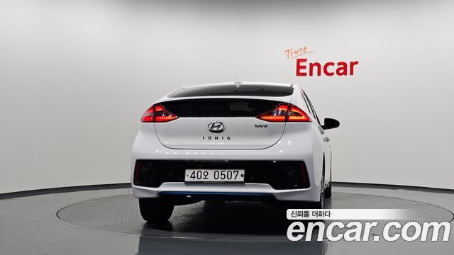 Hyundai Ioniq 2016 — photo 4