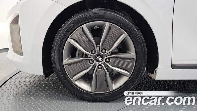 Hyundai Ioniq 2016 — photo 5