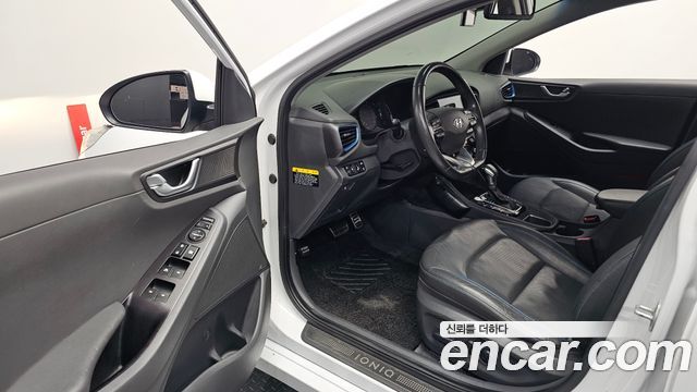 Hyundai Ioniq 2016 — photo 13