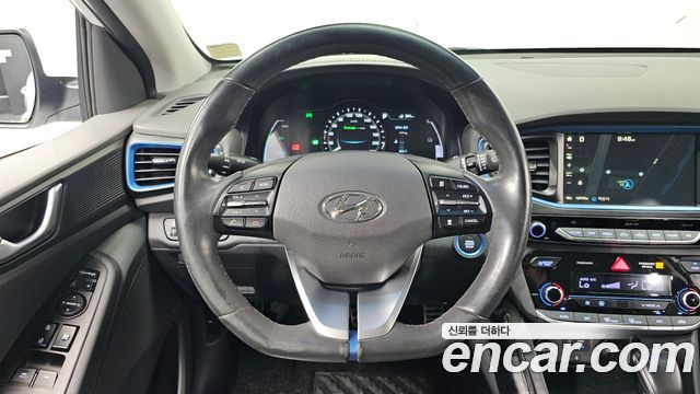 Hyundai Ioniq 2016 — photo 21
