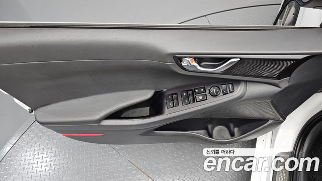 Hyundai Ioniq 2016 — photo 15