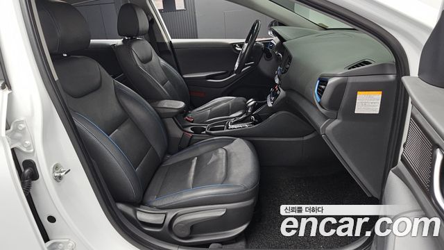 Hyundai Ioniq 2016 — photo 16