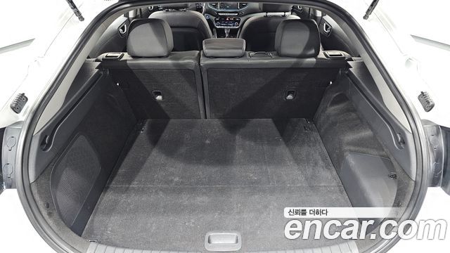 Hyundai Ioniq 2016 — photo 33