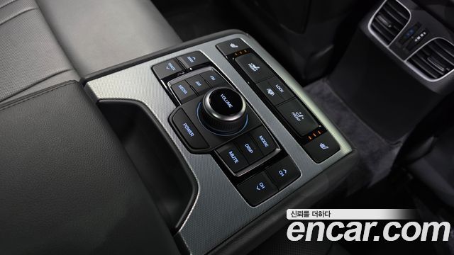 Genesis G80 2018 — photo 29