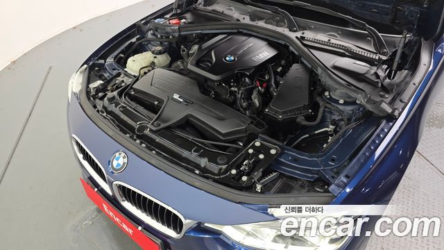 BMW 3-Series 2018 — photo 6