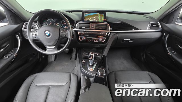 BMW 3-Series 2018 — photo 10