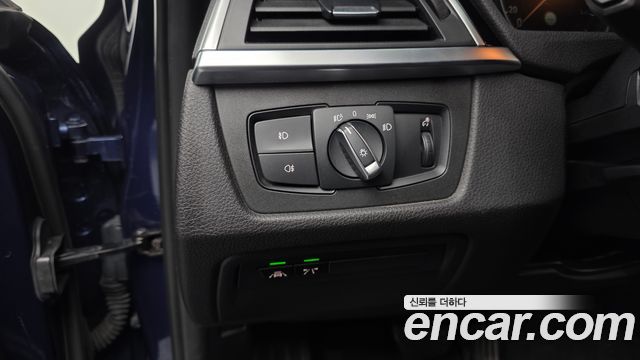 BMW 3-Series 2018 — photo 26