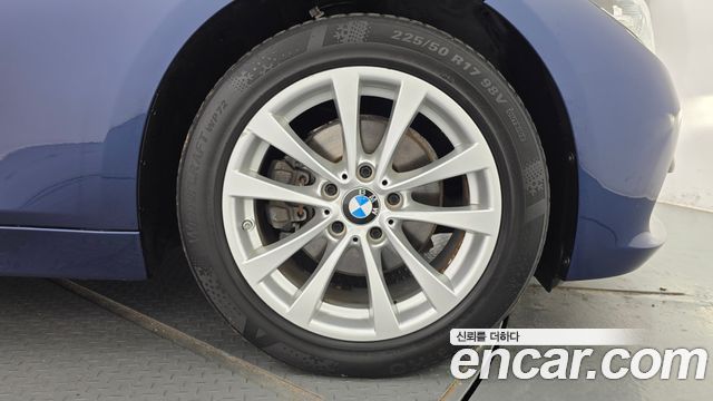 BMW 3-Series 2018 — photo 7