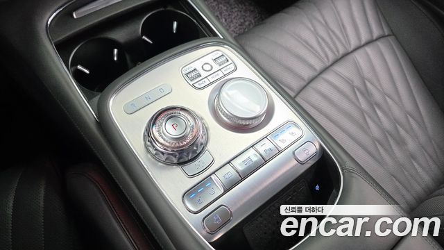 Genesis G90 2023 — photo 9