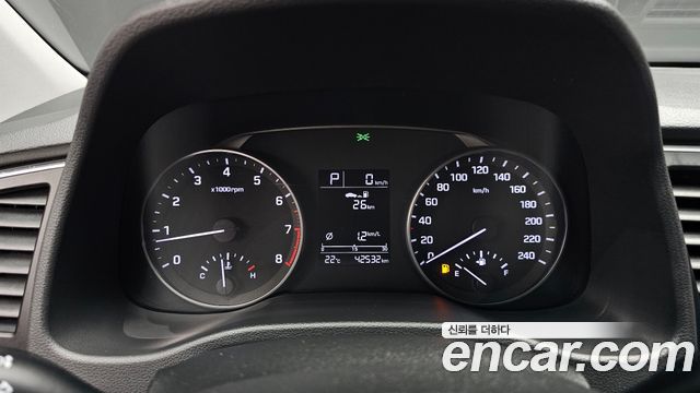 Hyundai AVANTE 2017 — photo 11