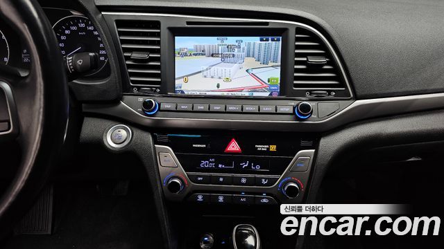 Hyundai AVANTE 2017 — photo 20