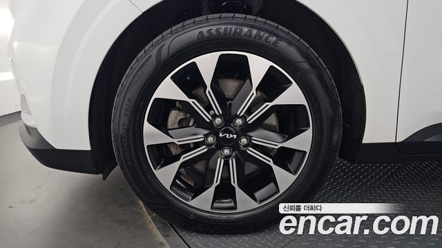 Kia Canival 2023 — photo 5