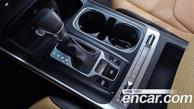 Kia Canival 2023 — photo 9