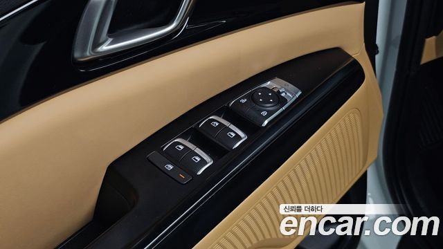 Kia Canival 2023 — photo 16