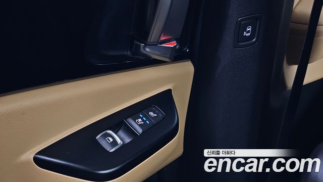 Kia Canival 2023 — photo 17
